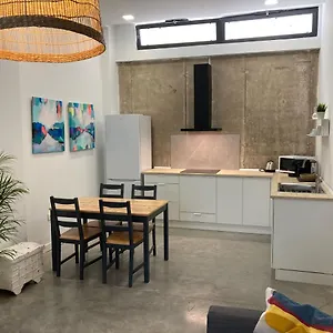  Apartamento Acogedor Apartamento En Semisótano Con Patio Y Cerca De La Plaza De España